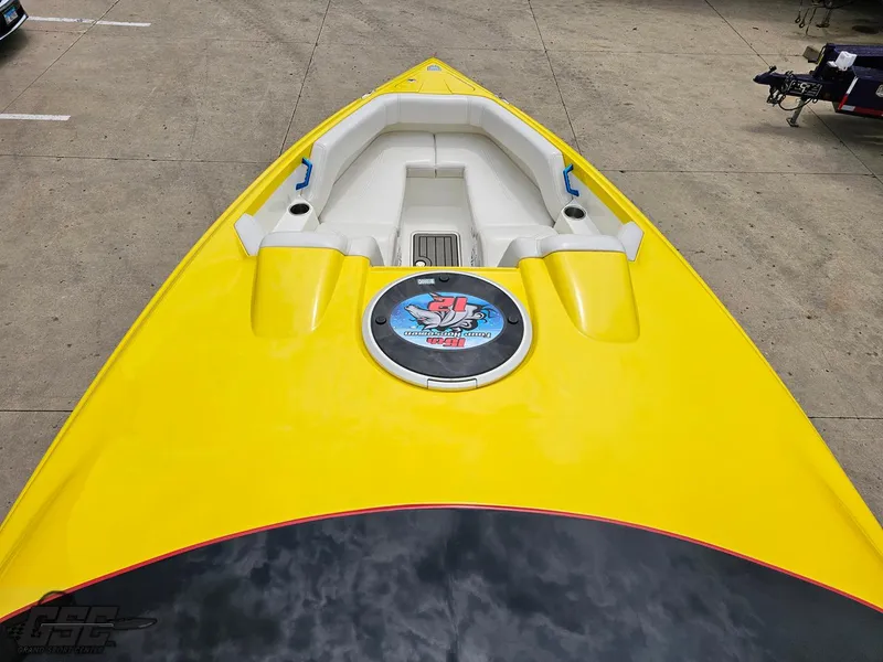 Slide: The Image of Advantage 28 Victory Bowrider 2006 - 68