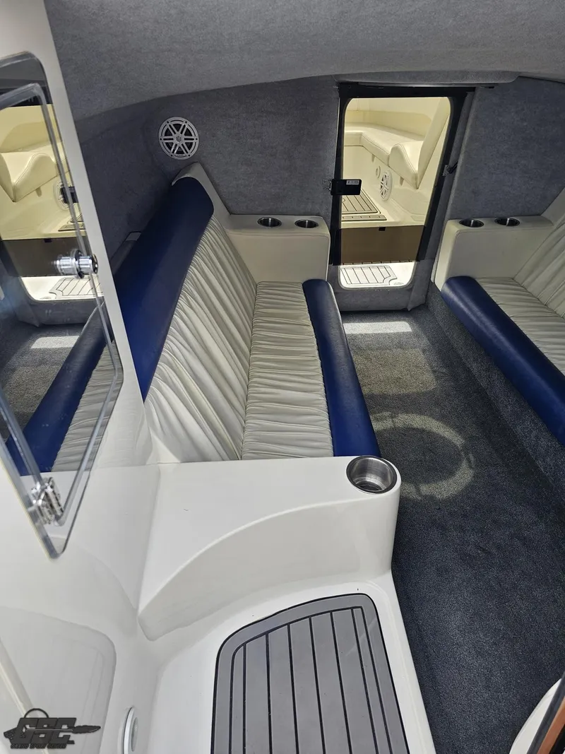 Slide: The Image of Advantage 28 Victory Bowrider 2006 - 71