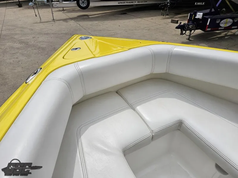 Slide: The Image of Advantage 28 Victory Bowrider 2006 - 84