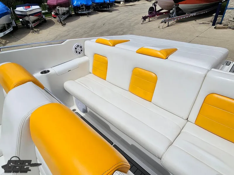 Slide: The Image of Advantage 28 Victory Bowrider 2006 - 94