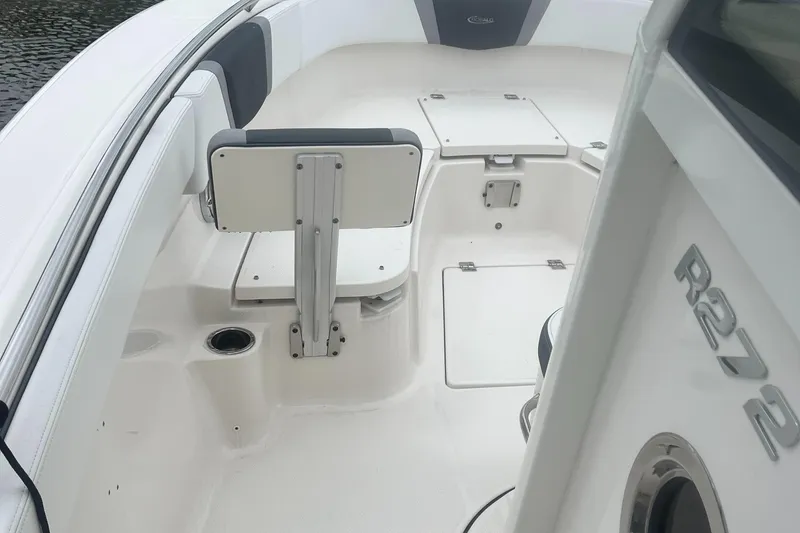 Slide: The Image of Robalo R272 Center Console 2021 - 50