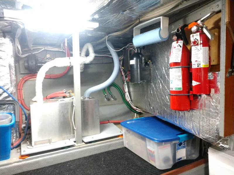 Slide: The Image of Tollycraft 43 Motoryacht 1981 - 58