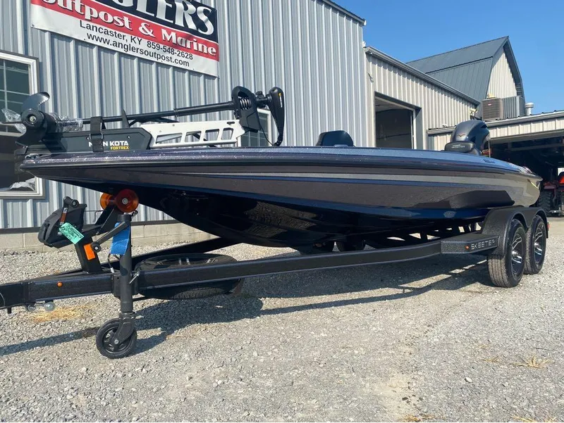 Slide: The Image of 2025 Skeeter ZX150 boat on trailer at Angler's Outpost & Marine. - 13