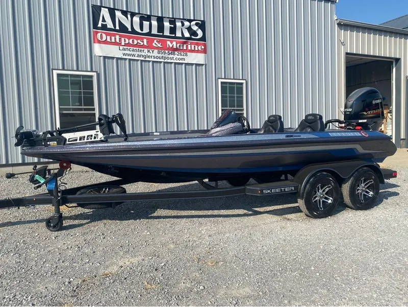 Slide: The Image of 2025 Skeeter ZX150 boat at Anglers Outpost & Marine dealership. - 6