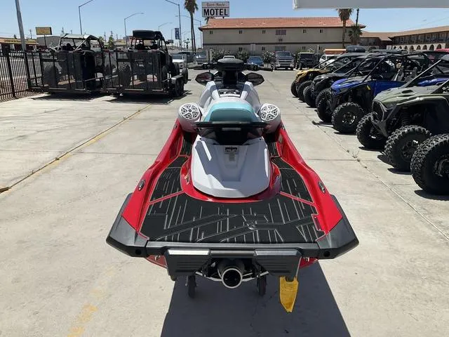 Slide: The Image of Yamaha VX® Limited 2025 - 3