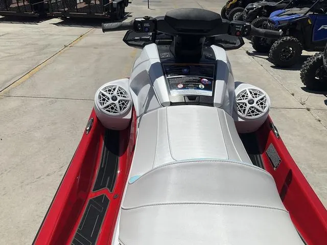 Slide: The Image of Yamaha VX® Limited 2025 - 5