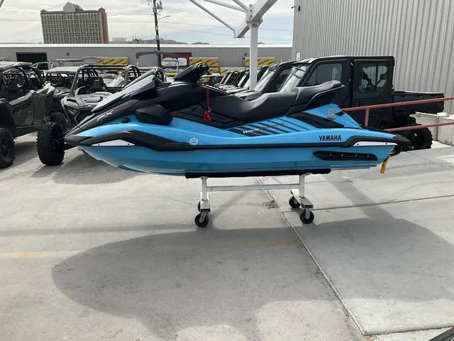 Slide: The Image of Yamaha FX SVHO® 2025 - 4