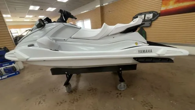 Slide: The Image of Yamaha VX Cruiser 2025 - 11