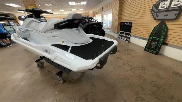 Slide: The Image of Yamaha VX Cruiser 2025 - 12