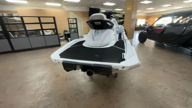 Slide: The Image of Yamaha VX Cruiser 2025 - 13