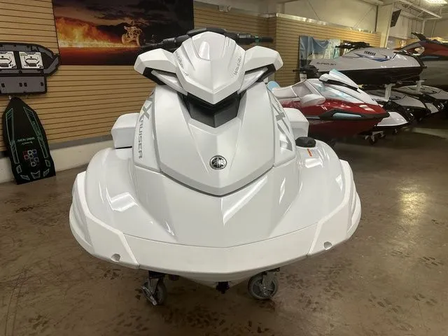 Slide: The Image of Yamaha VX Cruiser 2025 - 15