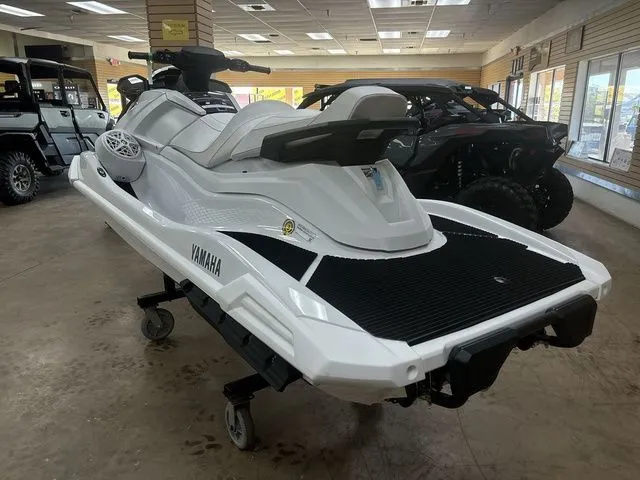 Slide: The Image of Yamaha VX Cruiser 2025 - 19