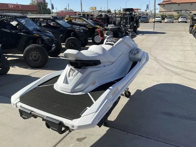 Slide: The Image of Yamaha VX Cruiser 2025 - 3