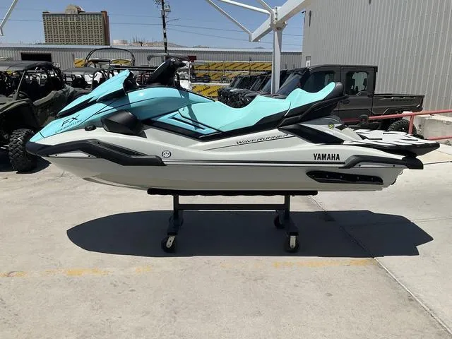 Slide: The Image of Yamaha FX Cruiser® HO 2025 - 4