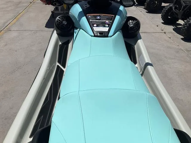 Slide: The Image of Yamaha FX Cruiser® HO 2025 - 5