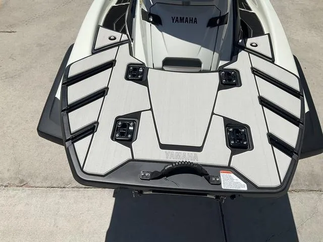 Slide: The Image of Yamaha FX Cruiser® HO 2025 - 6