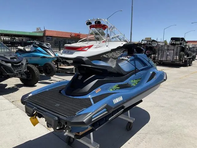 Slide: The Image of Yamaha VX Cruiser HO 2025 - 3