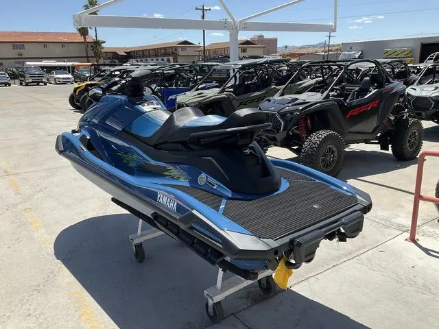 Slide: The Image of Yamaha VX Cruiser HO 2025 - 4