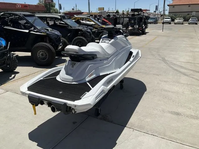 Slide: The Image of Yamaha VX Cruiser 2025 - 3