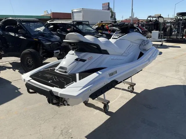 Slide: The Image of Yamaha FX Cruiser SVHO 2025 - 3