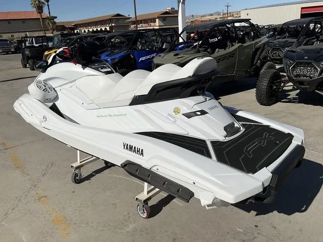 Slide: The Image of Yamaha FX Cruiser SVHO 2025 - 4