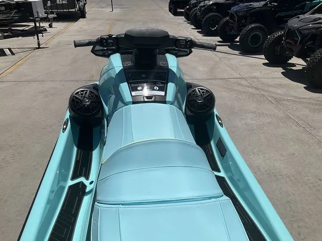 Slide: The Image of Yamaha VX Limited HO 2025 - 5