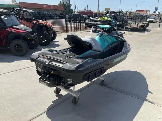 Slide: The Image of Sea-Doo GTR™ 230 IBR 2025 - 4