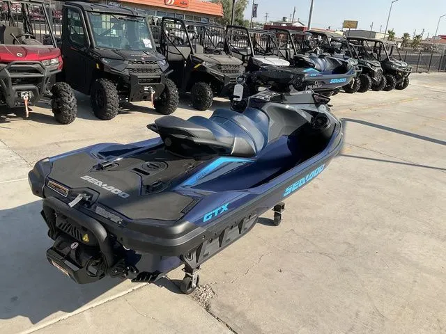 Slide: The Image of Sea-Doo GTX 170 2025 - 3
