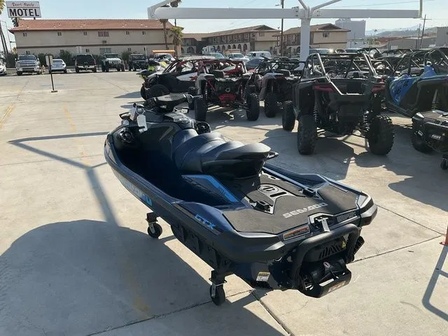 Slide: The Image of Sea-Doo GTX 170 2025 - 4