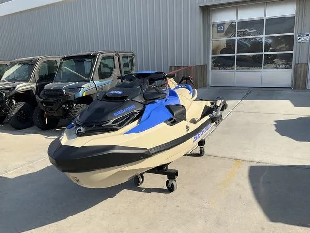 The Image of Sea-Doo Wake Pro 230 2025 - 1