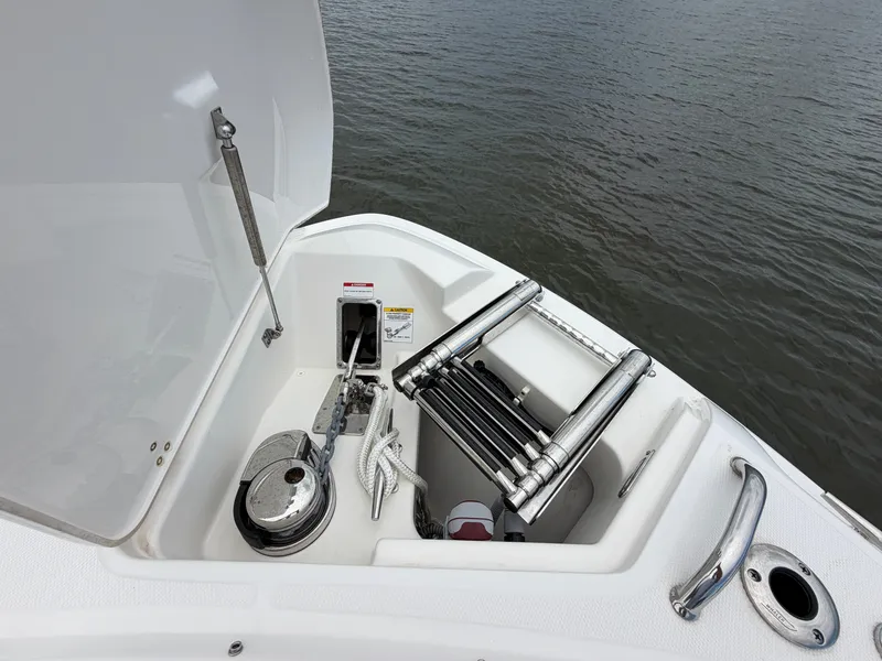 Slide: The Image of Boston Whaler 330 Vantage 2026 - 55