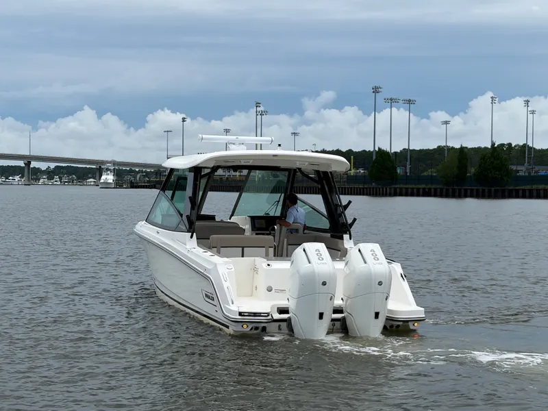 Slide: The Image of Boston Whaler 330 Vantage 2026 - 1