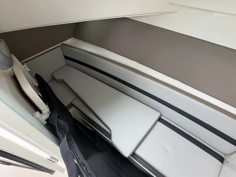 Slide: The Image of Boston Whaler 330 Vantage 2026 - 44