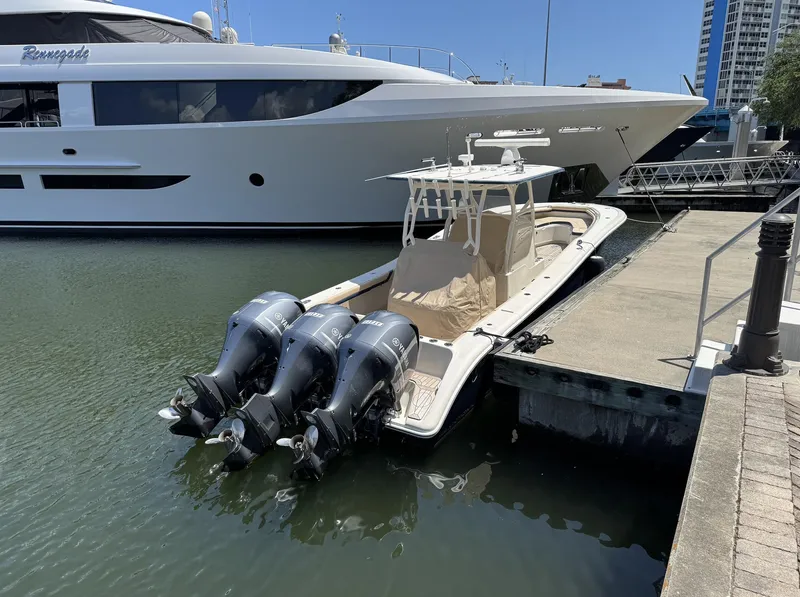 Slide: The Image of Yellowfin 36 Offshore 2016 - 1