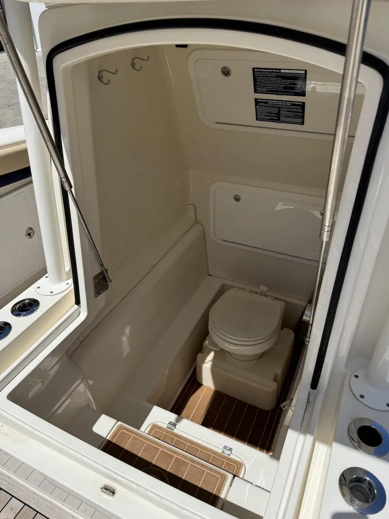 Slide: The Image of Yellowfin 36 Offshore 2016 - 12