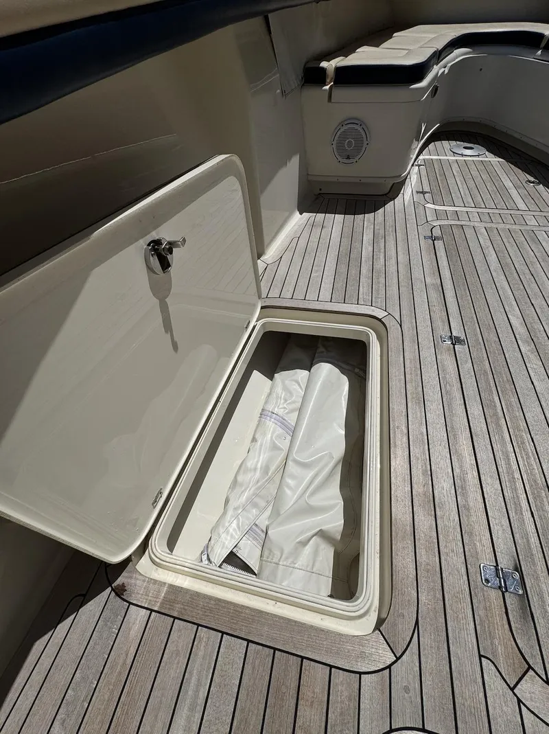 Slide: The Image of Yellowfin 36 Offshore 2016 - 14