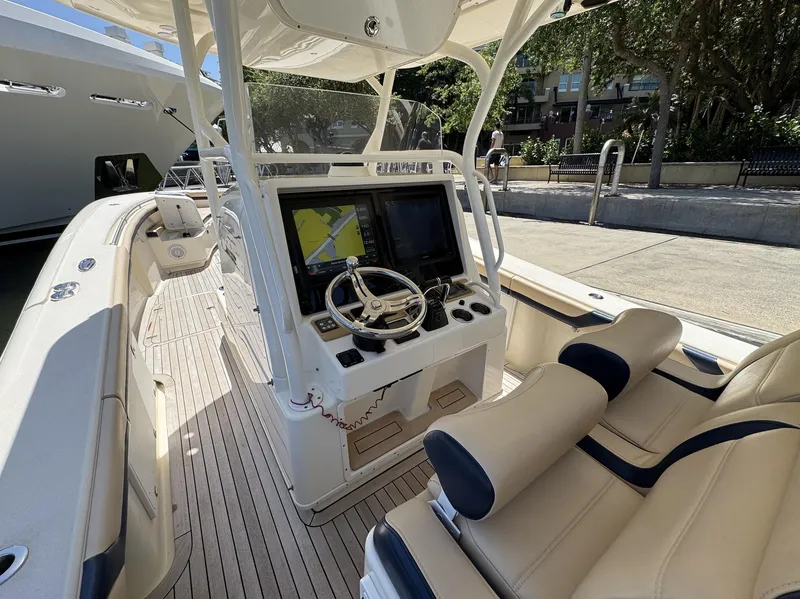 Slide: The Image of Yellowfin 36 Offshore 2016 - 18