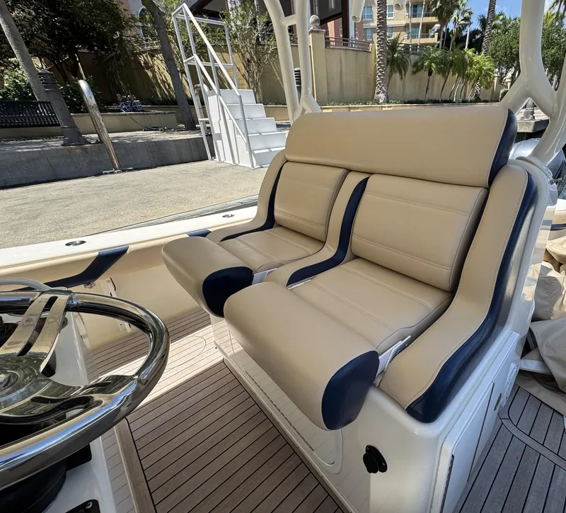 Slide: The Image of Yellowfin 36 Offshore 2016 - 22