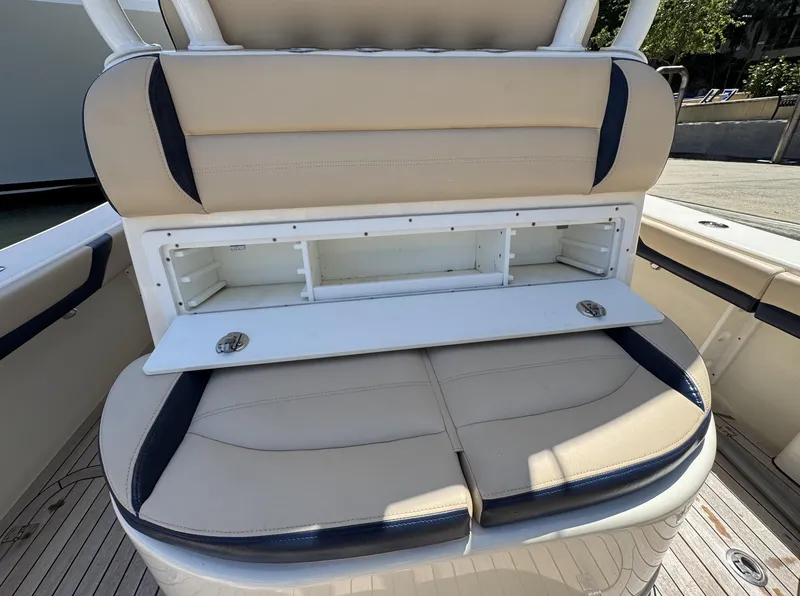 Slide: The Image of Yellowfin 36 Offshore 2016 - 25