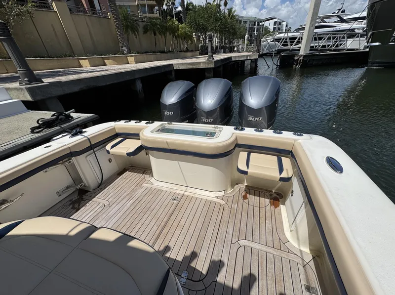 Slide: The Image of Yellowfin 36 Offshore 2016 - 26