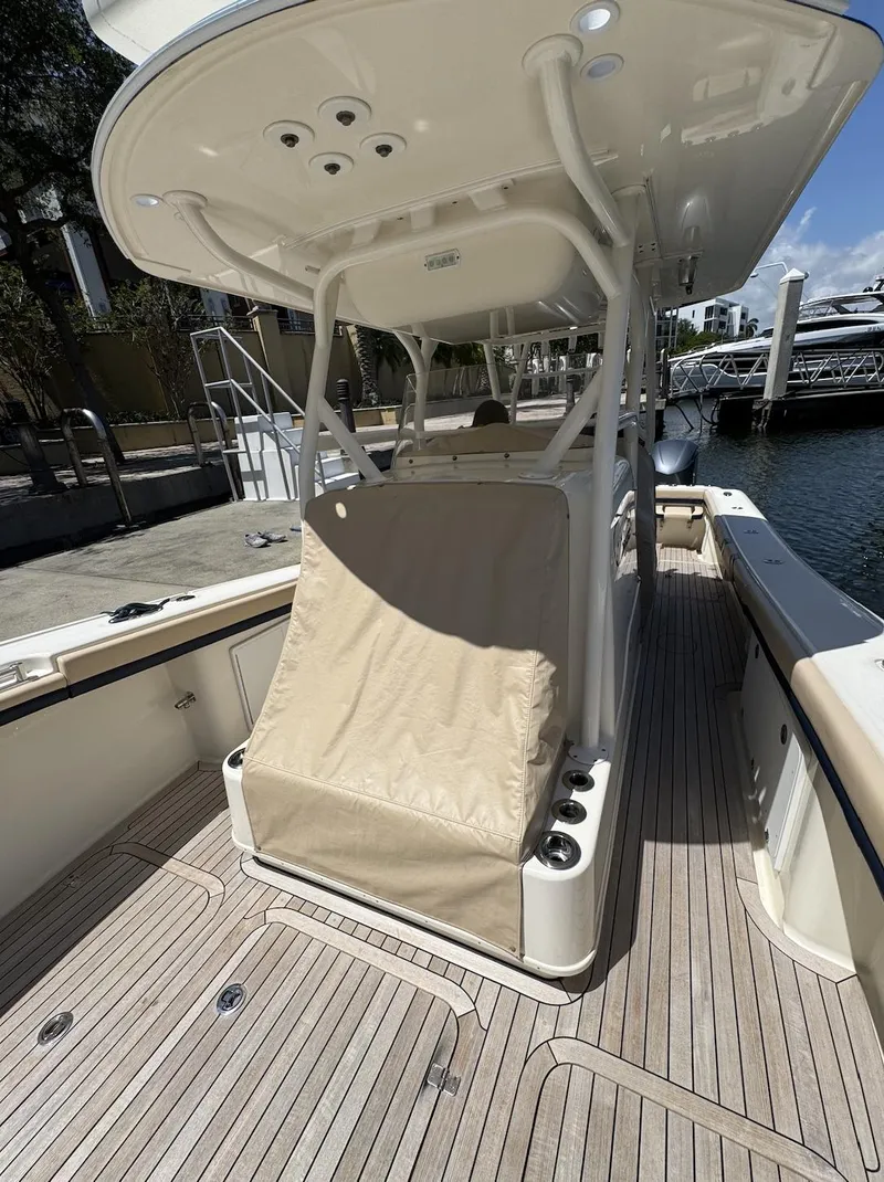 Slide: The Image of Yellowfin 36 Offshore 2016 - 33