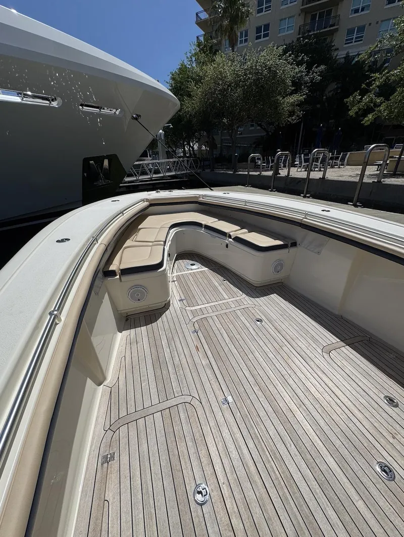 Slide: The Image of Yellowfin 36 Offshore 2016 - 9