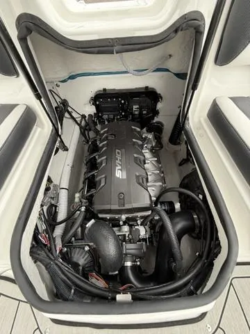 Slide: The Image of Yamaha 195S 2025 - 23