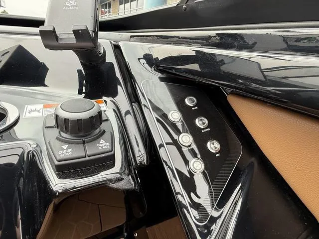 Slide: The Image of Yamaha 255XD 2025 - 28