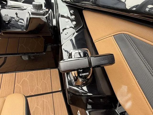 Slide: The Image of Yamaha 255XD 2025 - 29