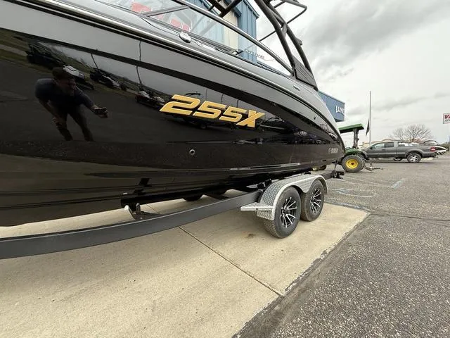 Slide: The Image of Yamaha 255XD 2025 - 3