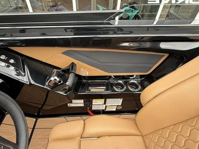 Slide: The Image of Yamaha 255XD 2025 - 31