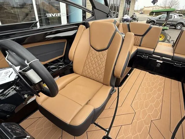 Slide: The Image of Yamaha 255XD 2025 - 33