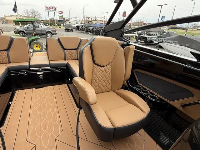 Slide: The Image of Yamaha 255XD 2025 - 34