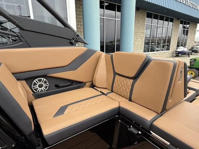 Slide: The Image of Yamaha 255XD 2025 - 38